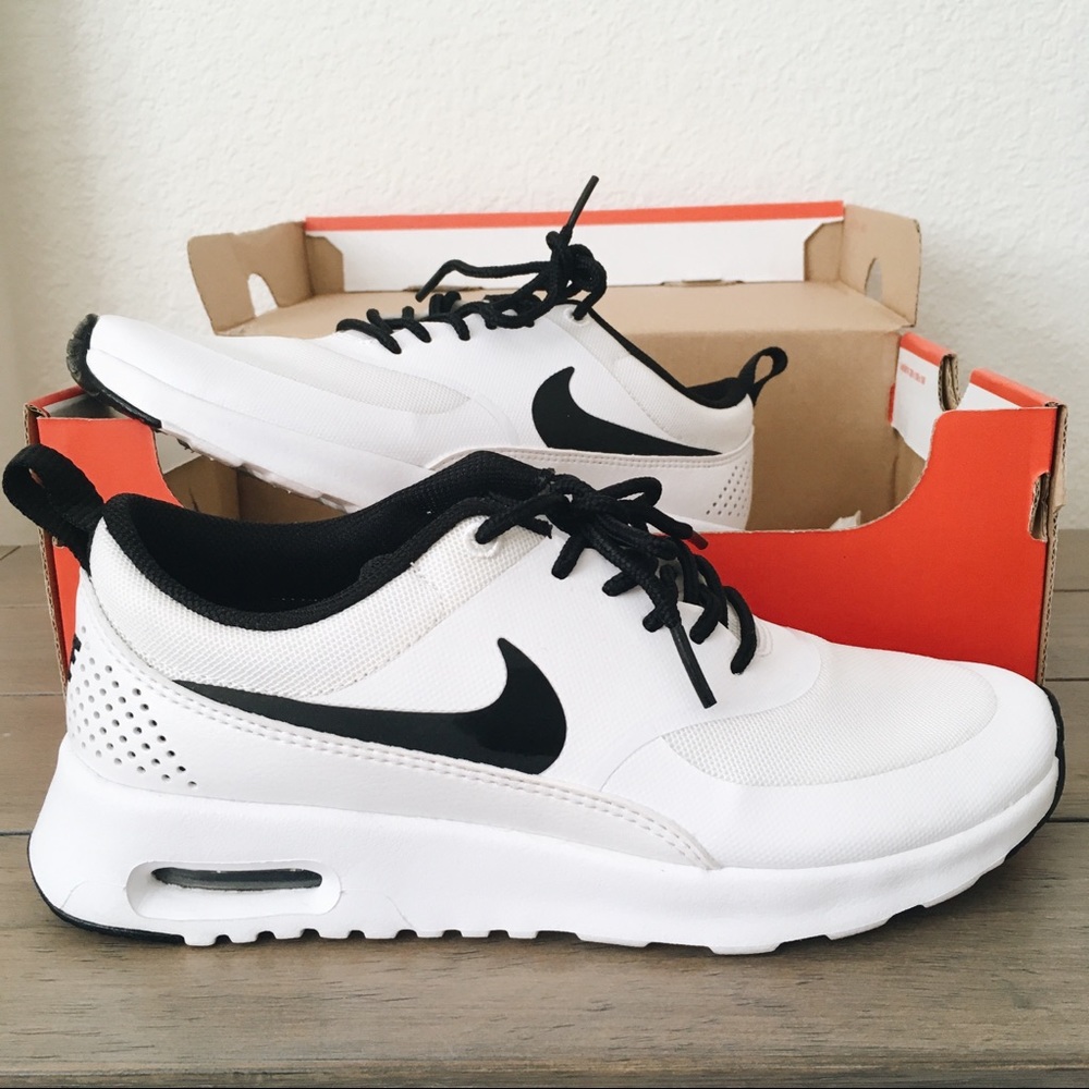 Women’s Nike Air Max Thea sneakers
